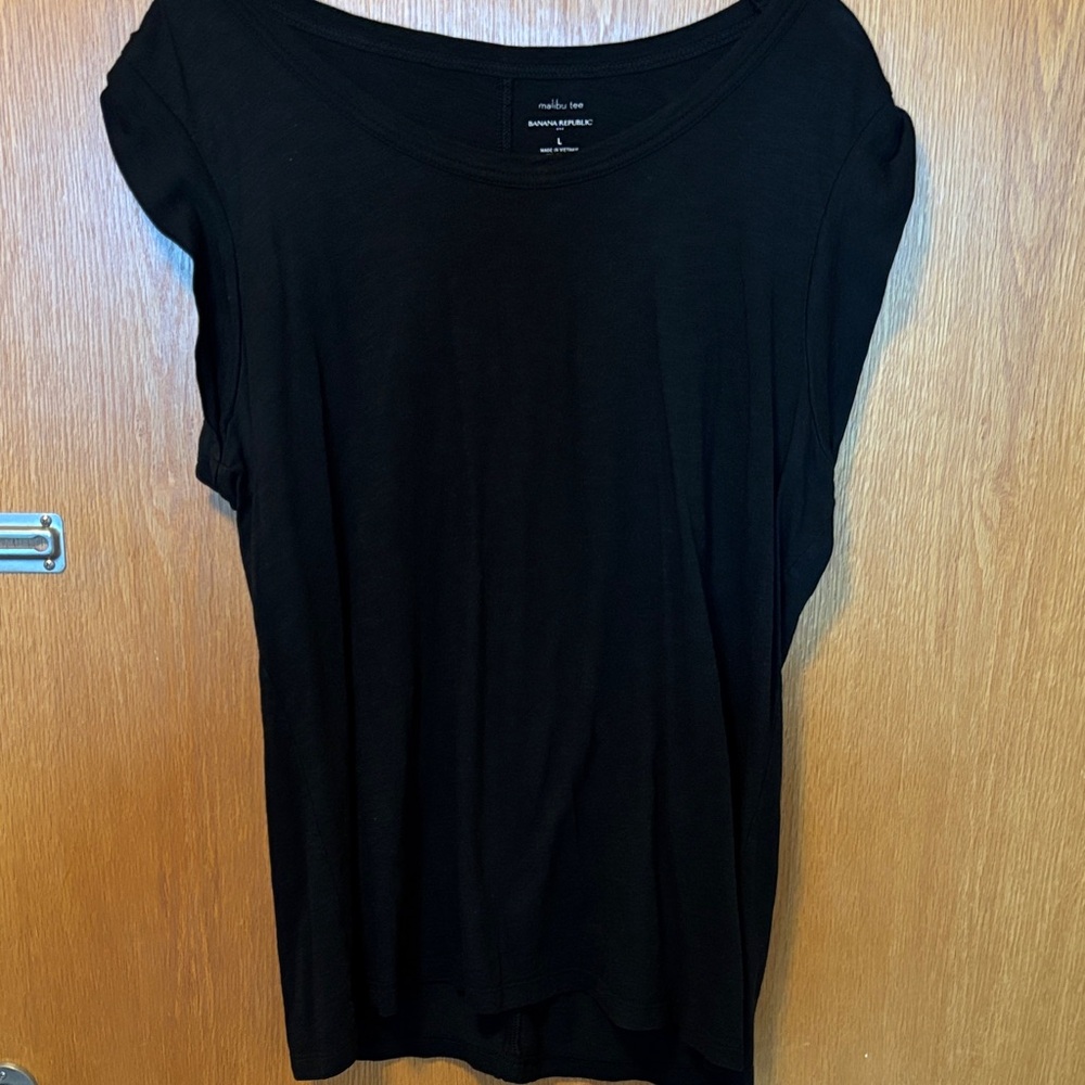 Banana Republic Factory Black Short Sleeve Women's Tee - muscle tee